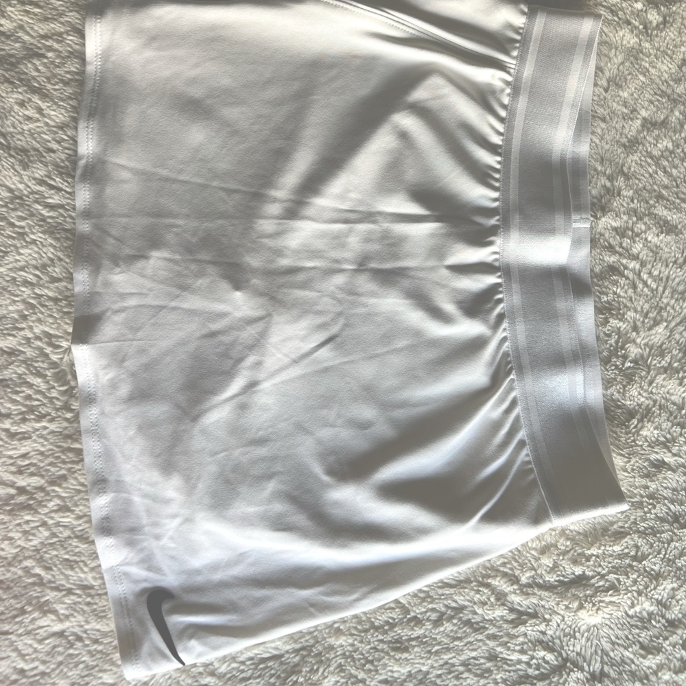 Nike tennis skirt XS white never worn